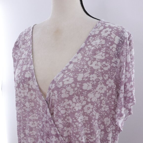 Lucky Brand | Short Sleeve V Neck Top XL - Picture 3 of 6